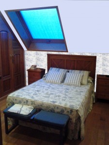 Fotomontaje colorido dormitorio